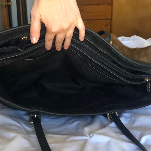 Michael Kors Jet Set Large Tote - Picture 5 of 6